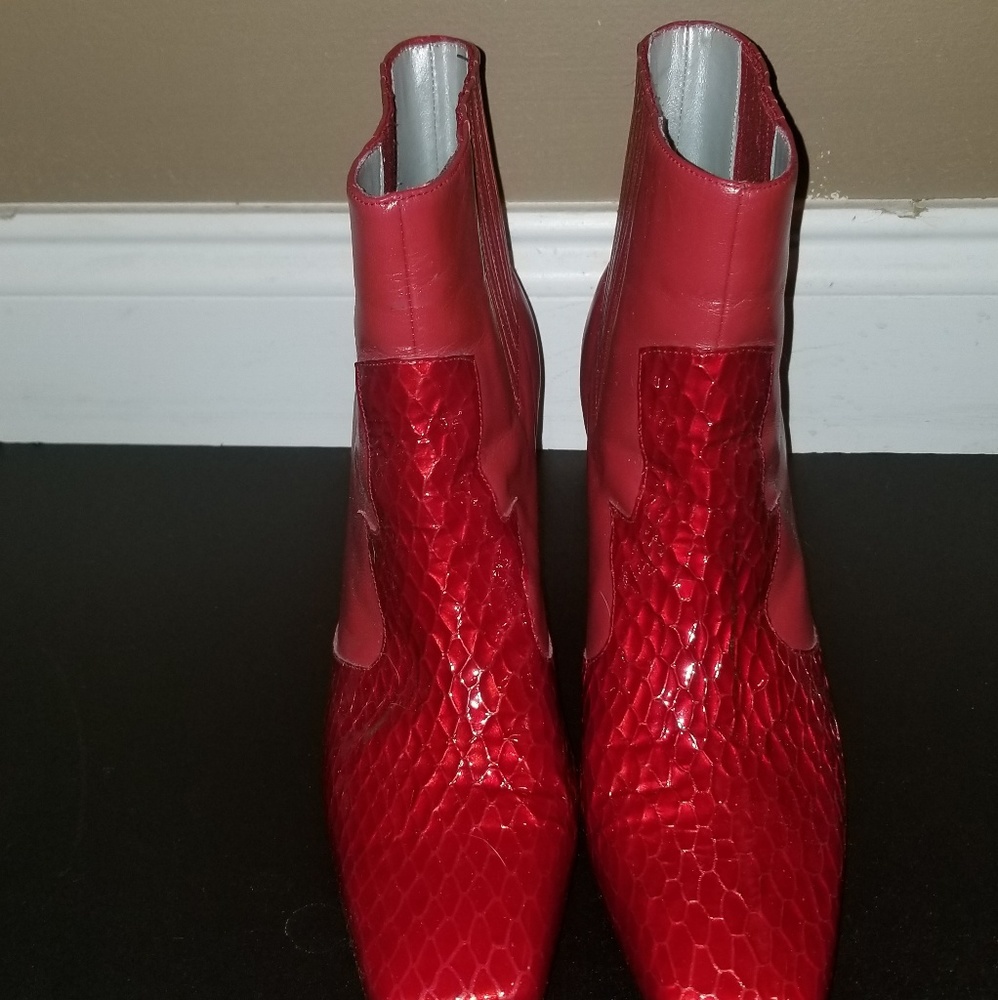Shoes - Picture 2 of 4